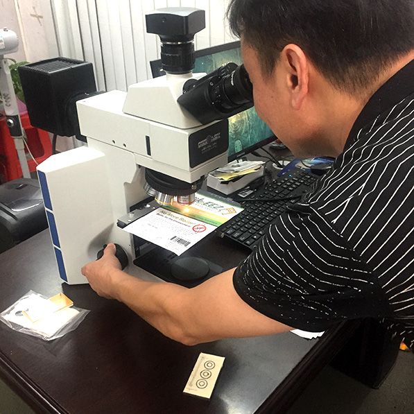 kaiyun.开云电子光学全体员工一起培训光学产品的构造、价格以及用途